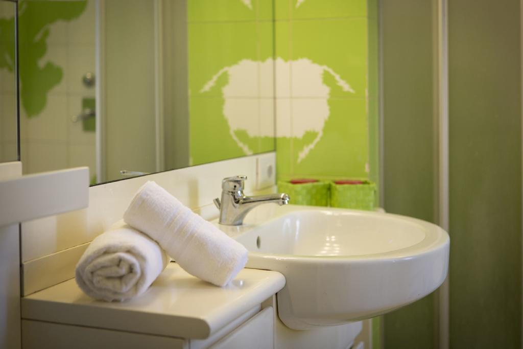 Fiera Monterosa 11 Apartment Milánó Szoba fotó