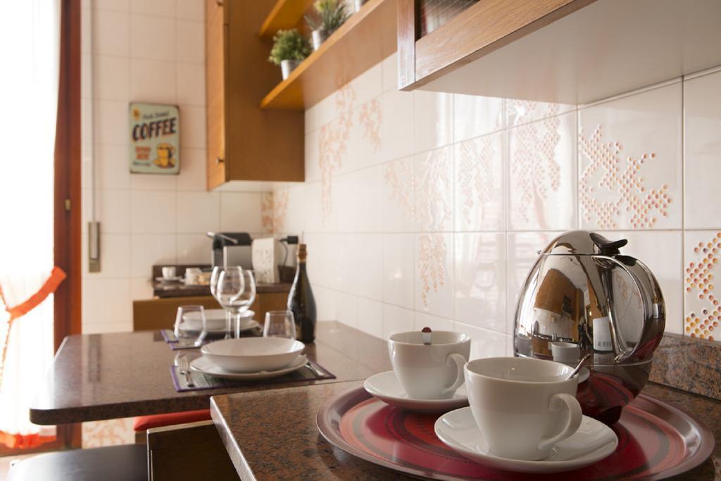 Fiera Monterosa 11 Apartment Milánó Szoba fotó